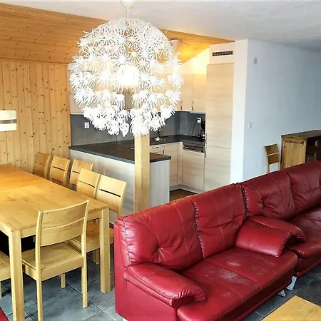 Lift With Views Apartment